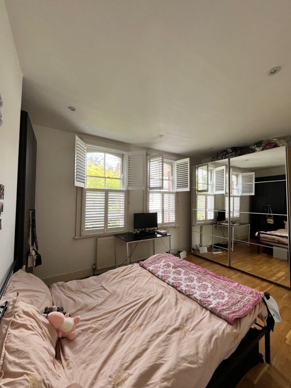 Room Cowthorpe Road in Greater London