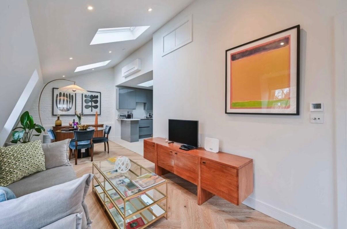 Flat Charlotte Street in Greater London