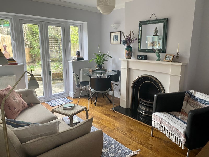 Room Cranleigh Close in Greater London