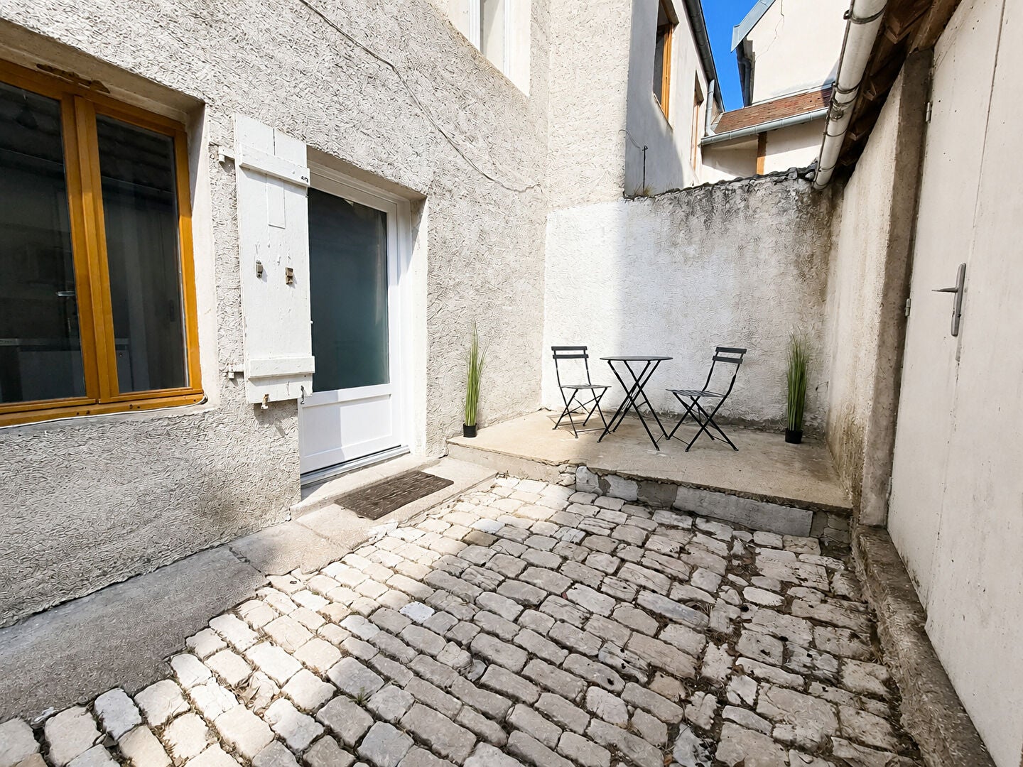 Flat Place René Payot in Besançon