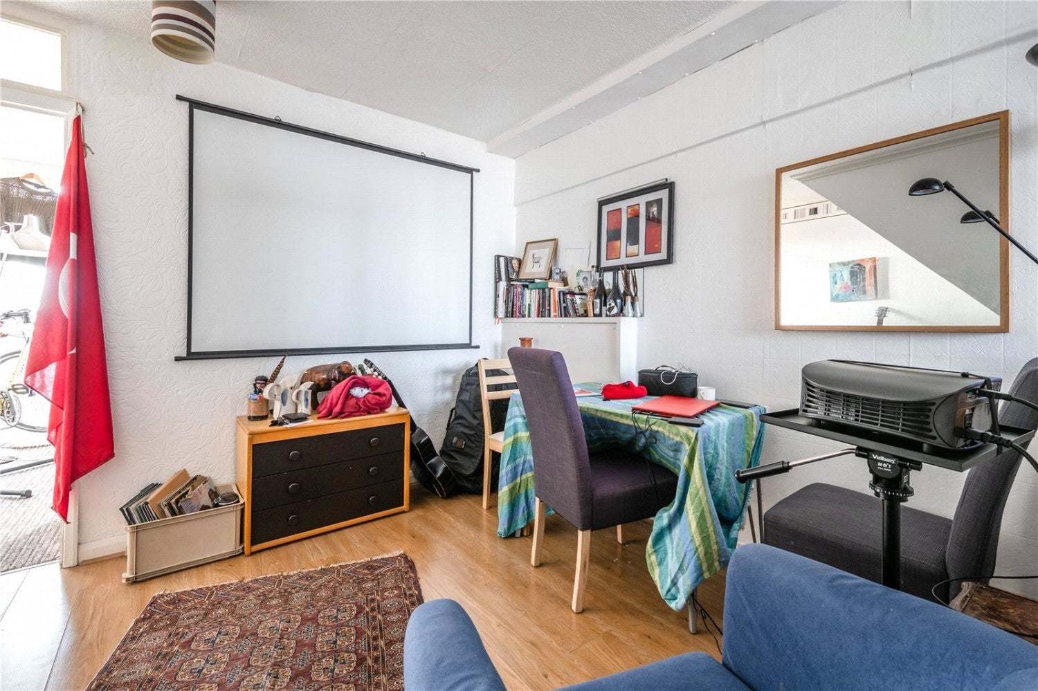Flat Harpley Square in Greater London