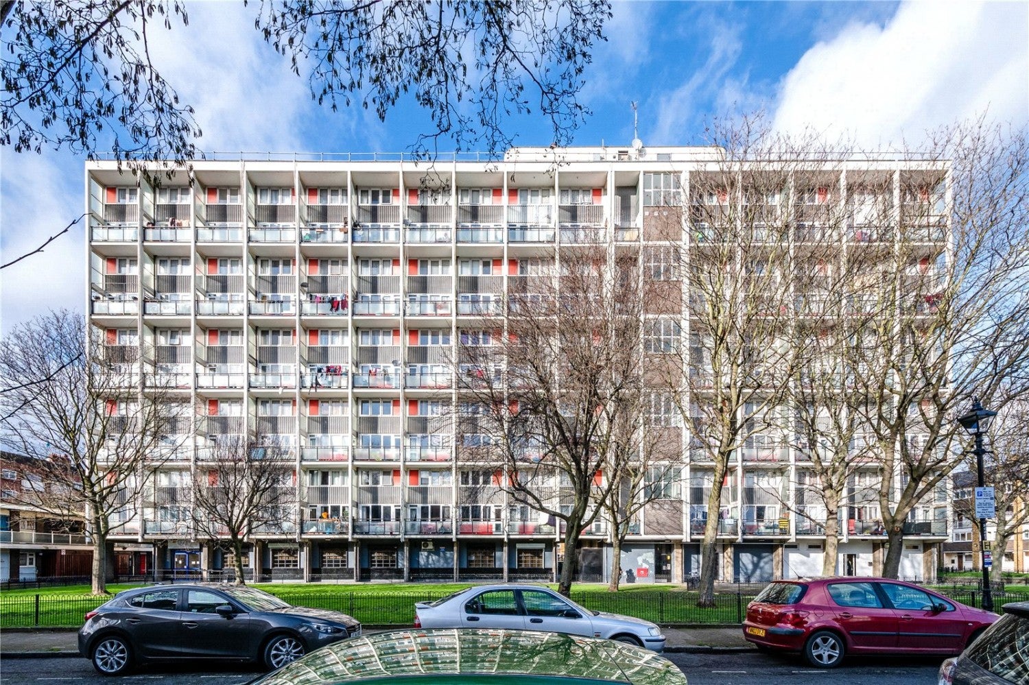 Flat Harpley Square in Greater London