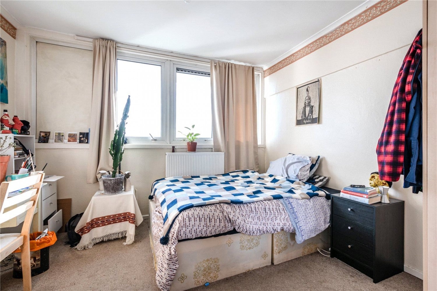 Flat Harpley Square in Greater London
