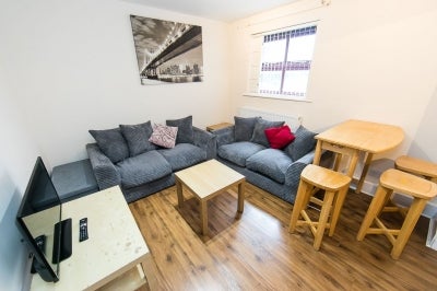Flat Belle Vue Road in Leeds