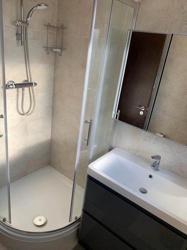 Room Gataker Street in Greater London