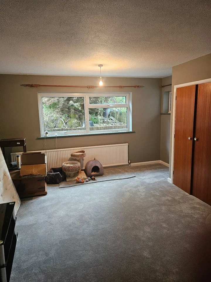 Room Springwood Road in Wealden