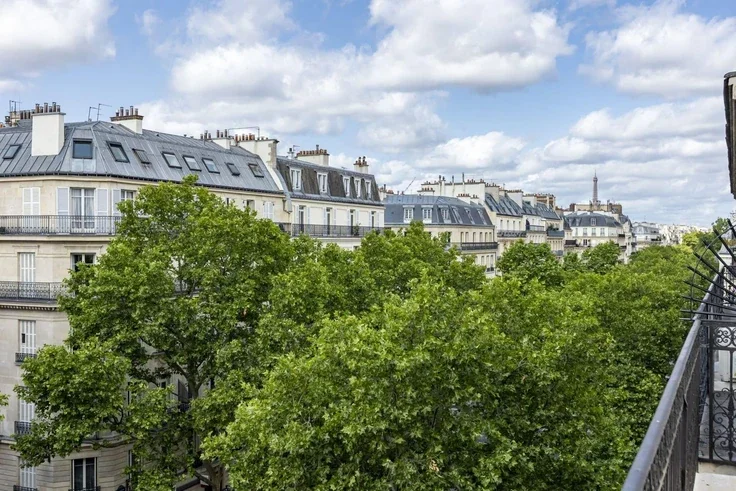 Flat Boulevard Saint-Germain in Paris