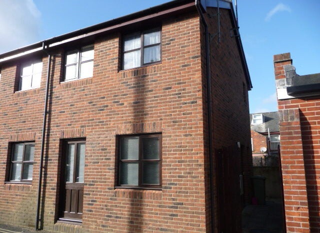 Flat Alexandra Lane in Newport