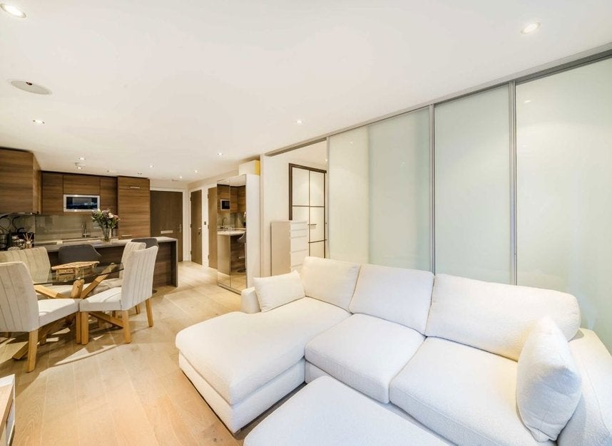 Flat Park Street in Greater London