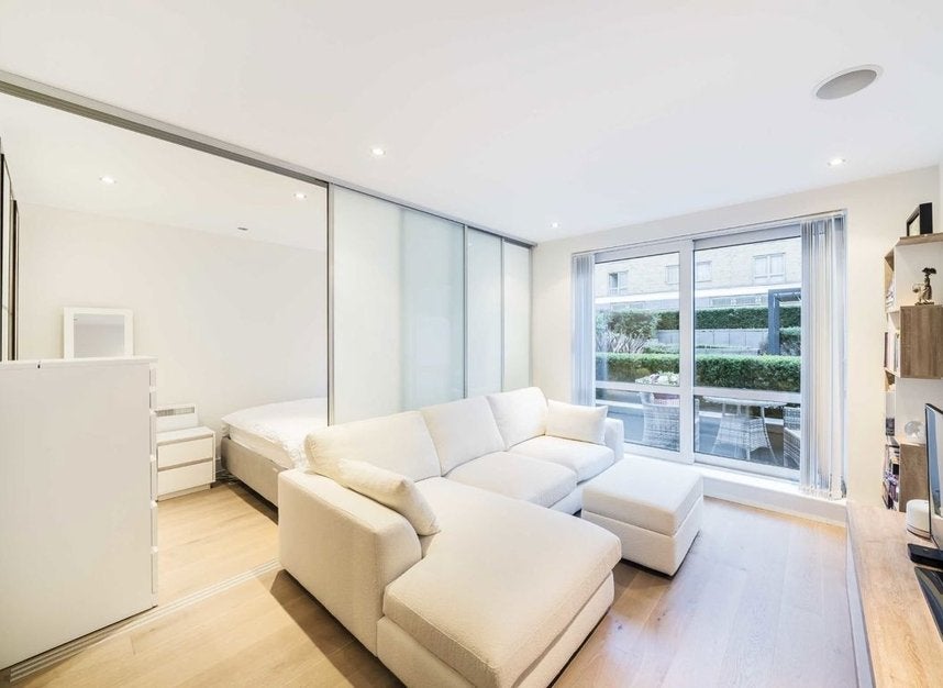 Flat Park Street in Greater London