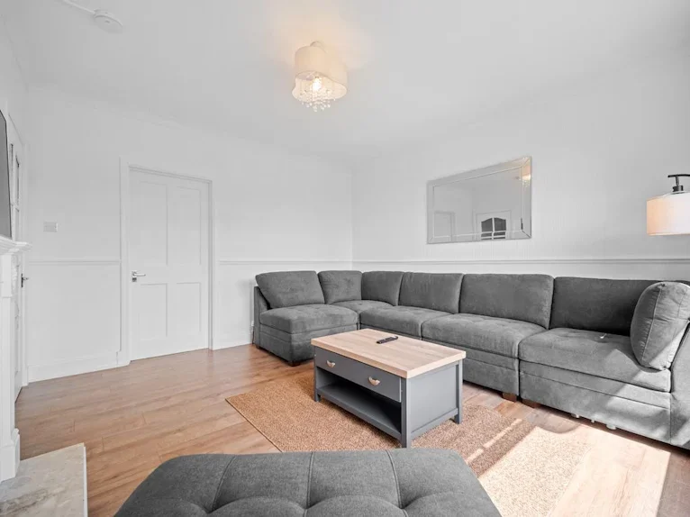 Flat Whiteside in Bathgate