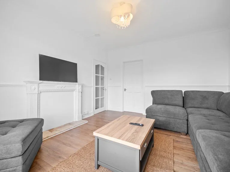 Flat Whiteside in Bathgate