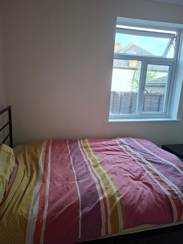Room Homesdale Road in Greater London