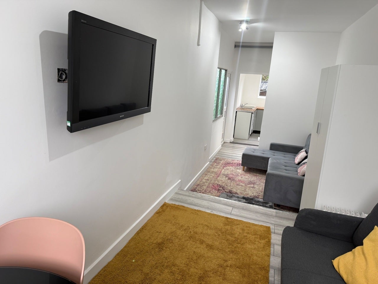 Flat Oliver Road in Dacorum