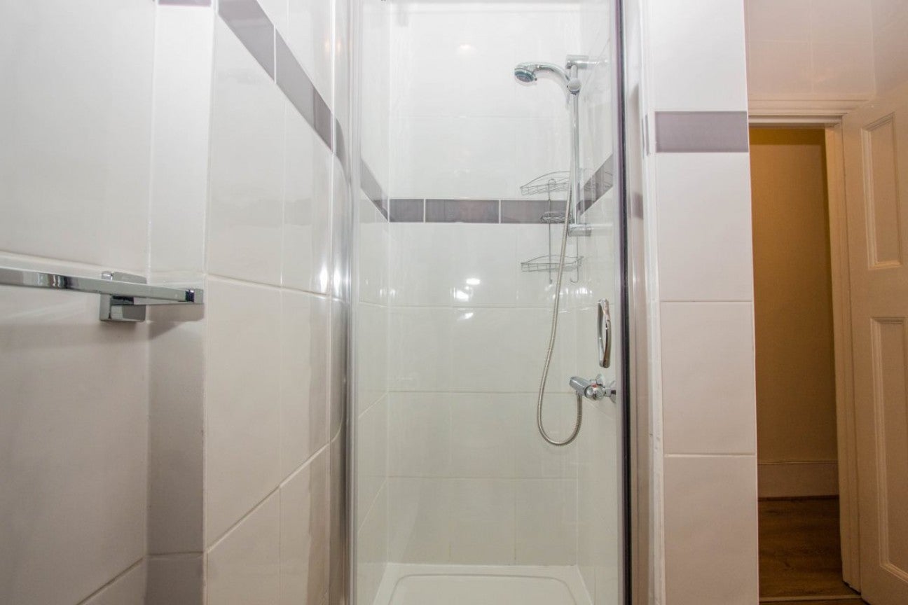 Flat Finchley Road in Greater London