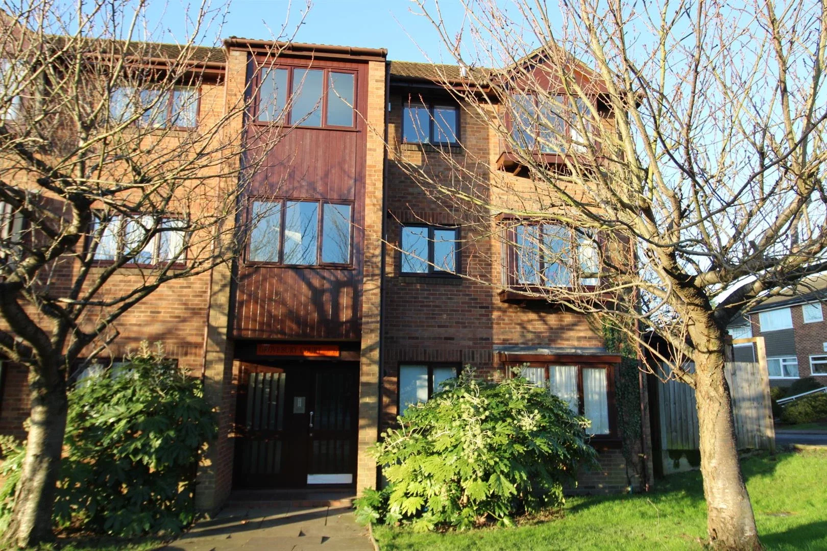 Flat Chase Road in Greater London