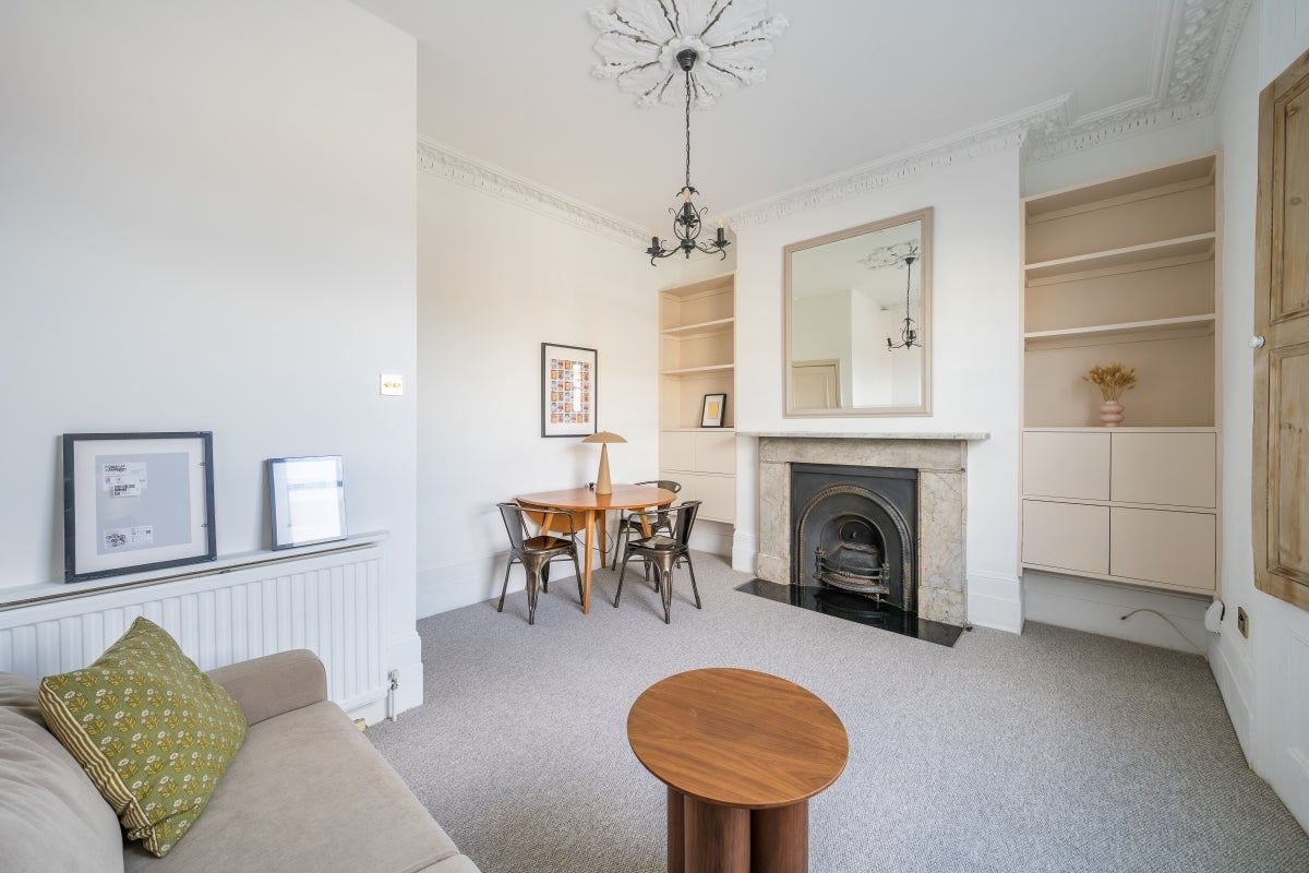 Flat Wandsworth Road in Greater London