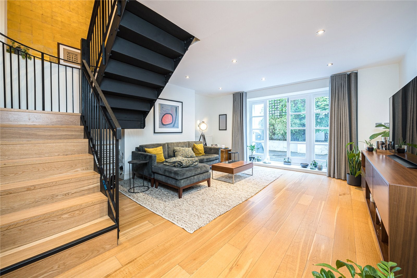 Flat Kennington Road in Greater London