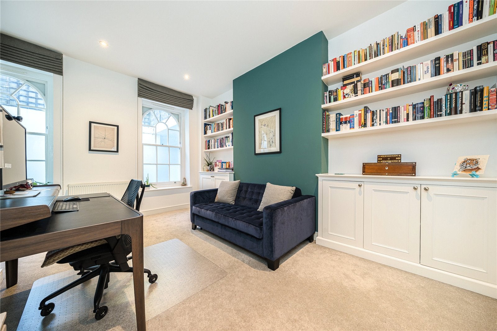 Flat Kennington Road in Greater London