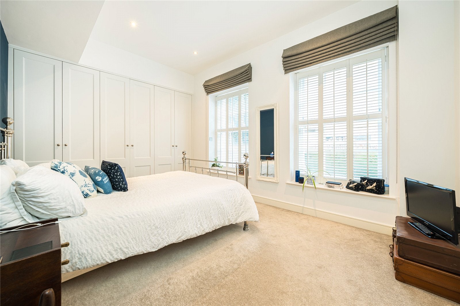 Flat Kennington Road in Greater London