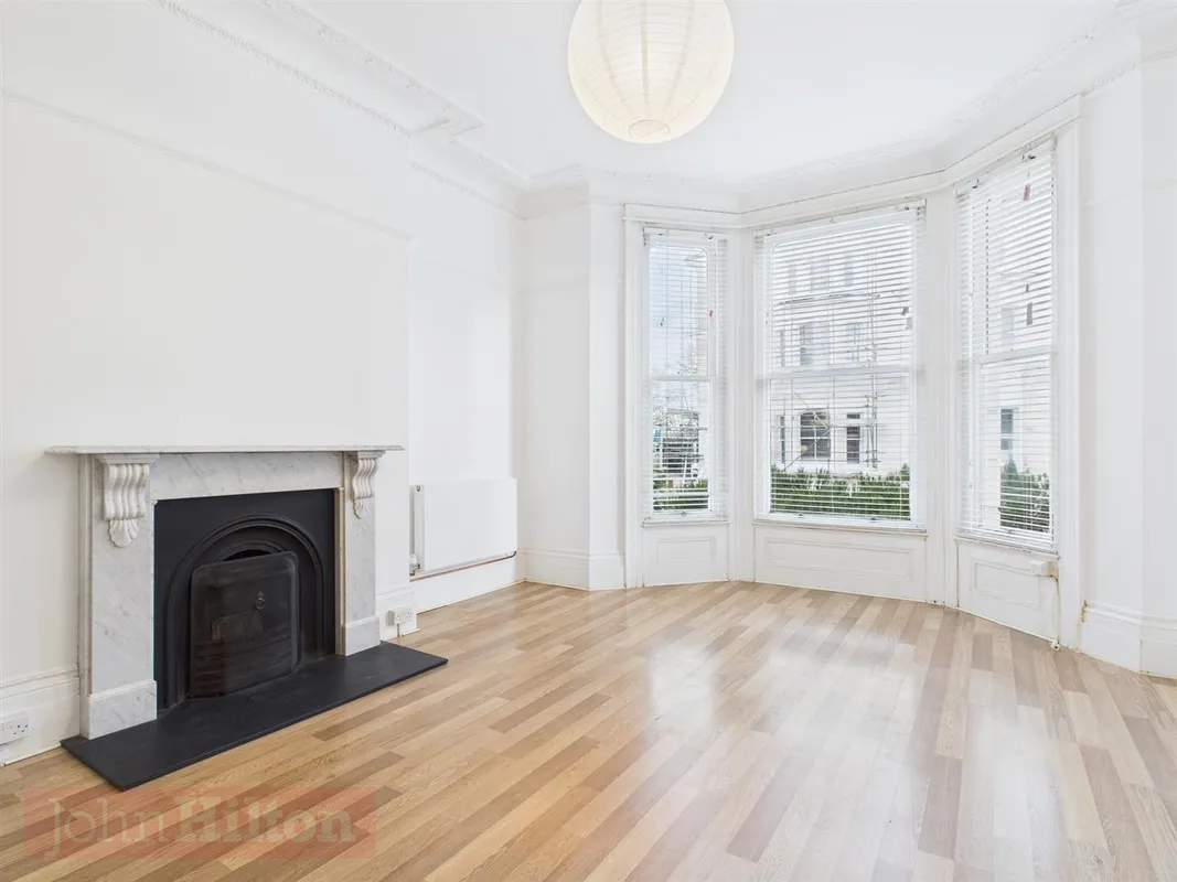 Flat Leopold Road in Brighton