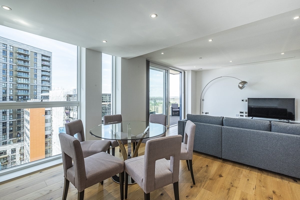 Flat Hermitage Street in City of Westminster