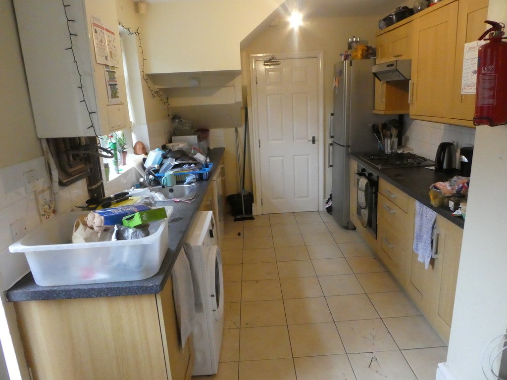Flat Arnfield Road in Manchester