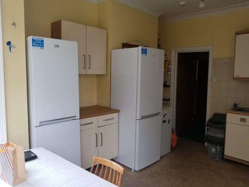 Room Addiscombe Road in Greater London