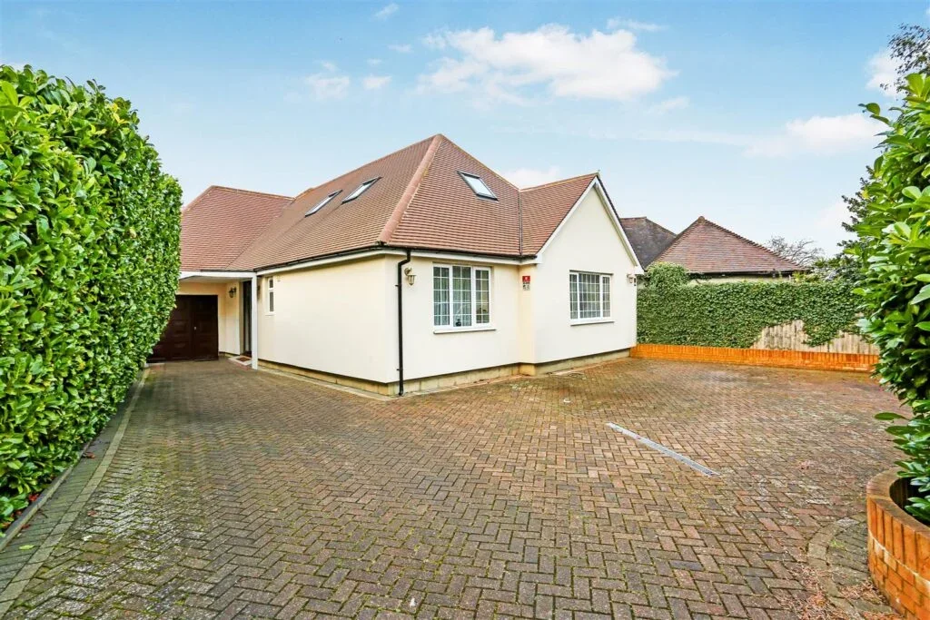 House Chiltern Road in Greater London
