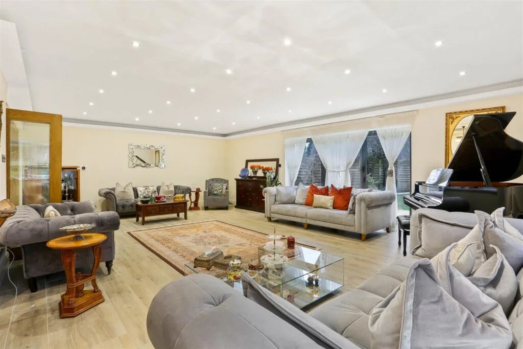 House Chiltern Road in Greater London