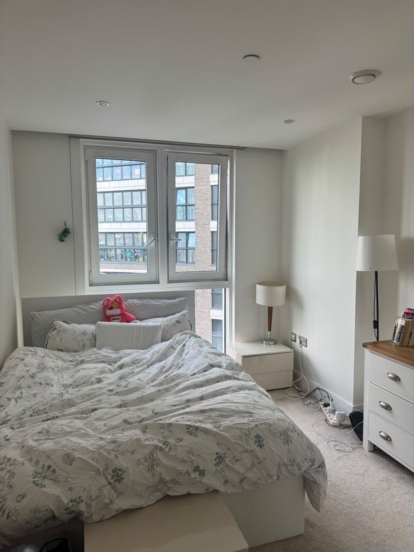 Room Alie Street in Greater London