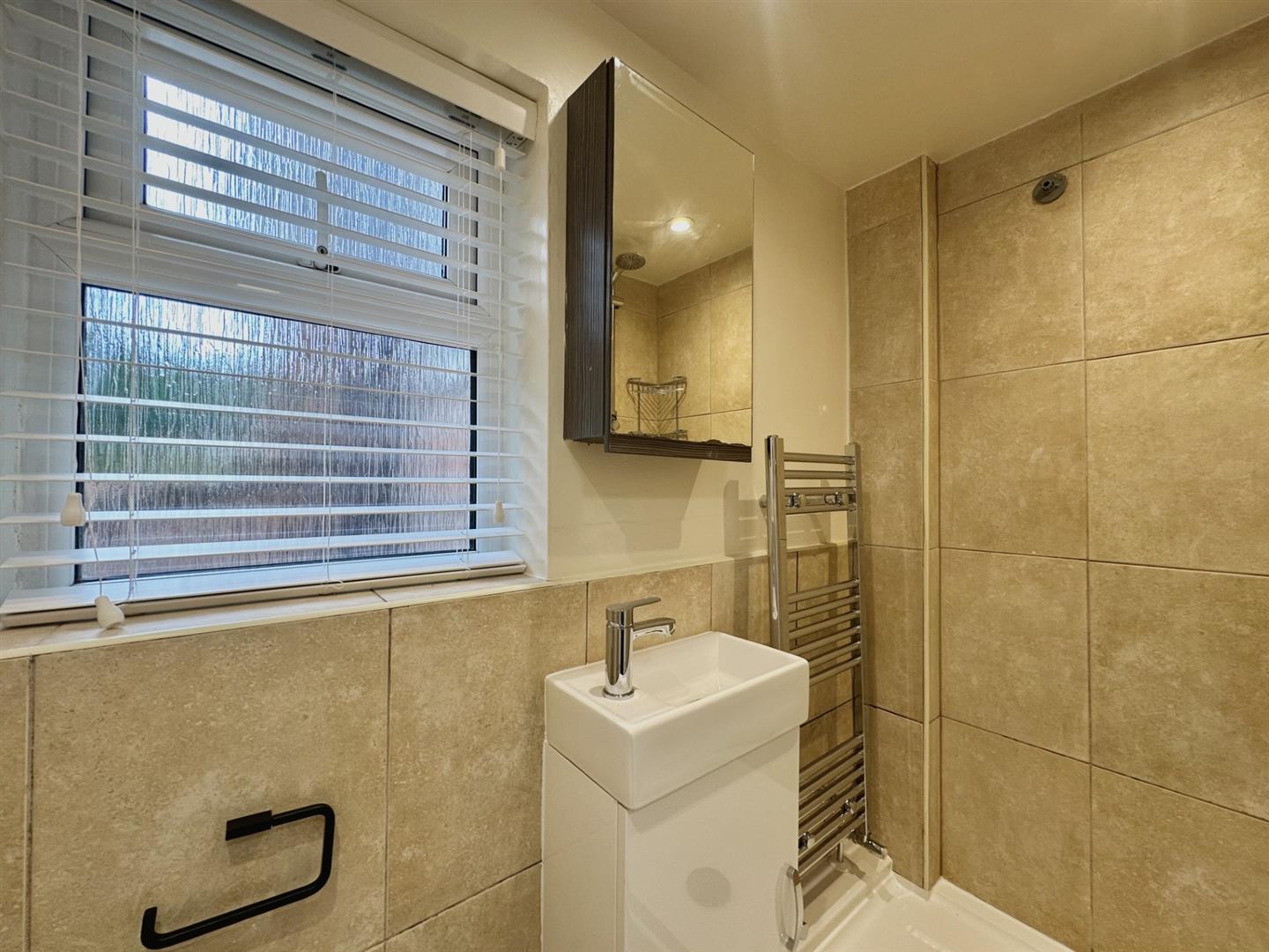 Flat Belfield Road in Manchester