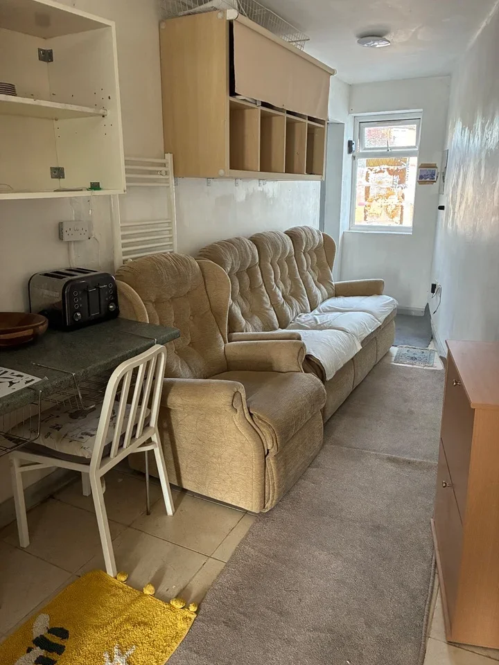 Room Rochester Avenue in Greater London