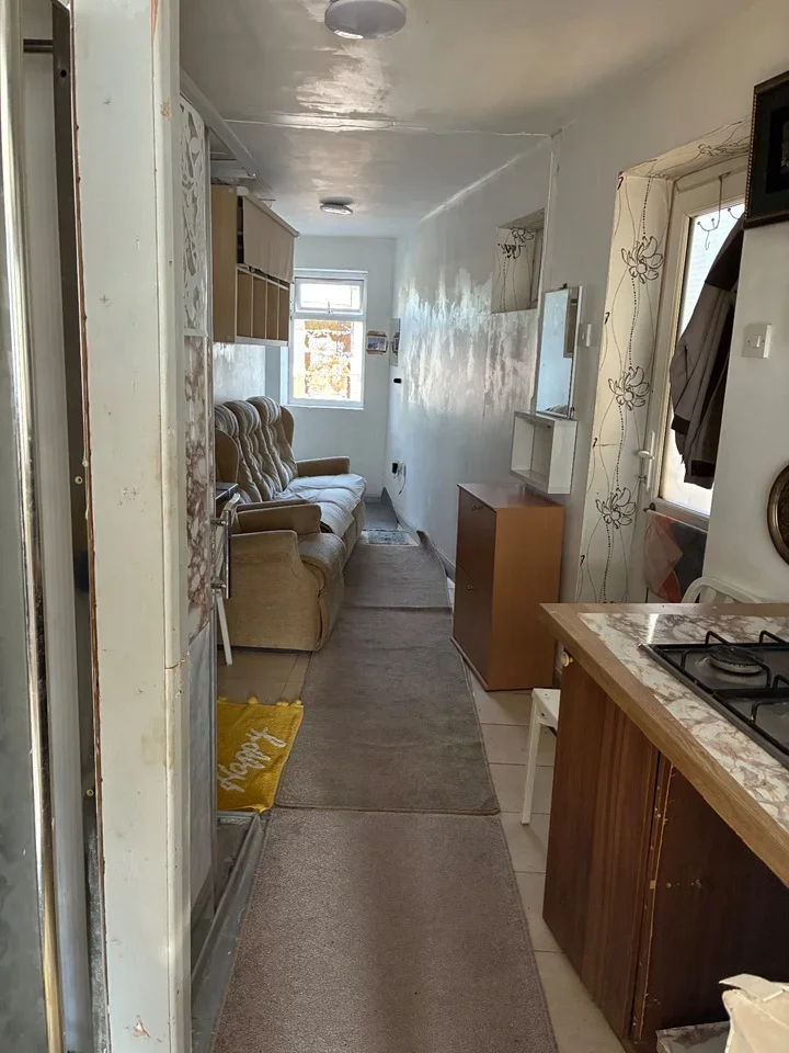 Room Rochester Avenue in Greater London