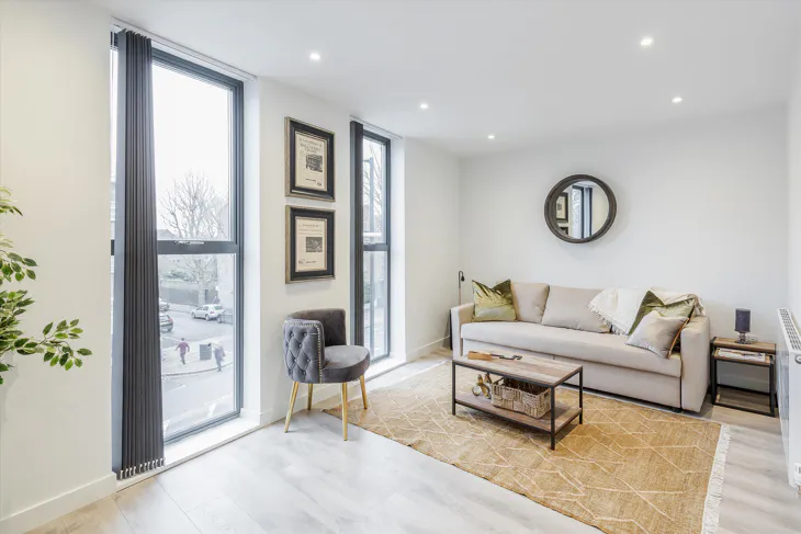 Flat Grange Road in Greater London