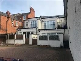 Flat Kingsthorpe Grove in Northampton