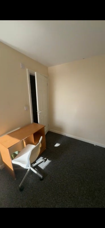 Room Richmond Road in Cardiff