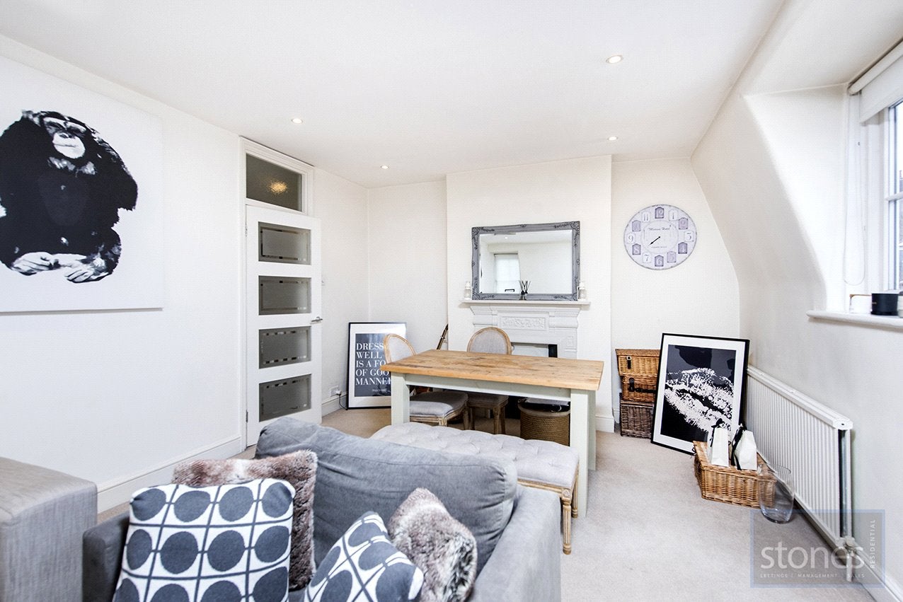 Flat Tudor Close in Greater London