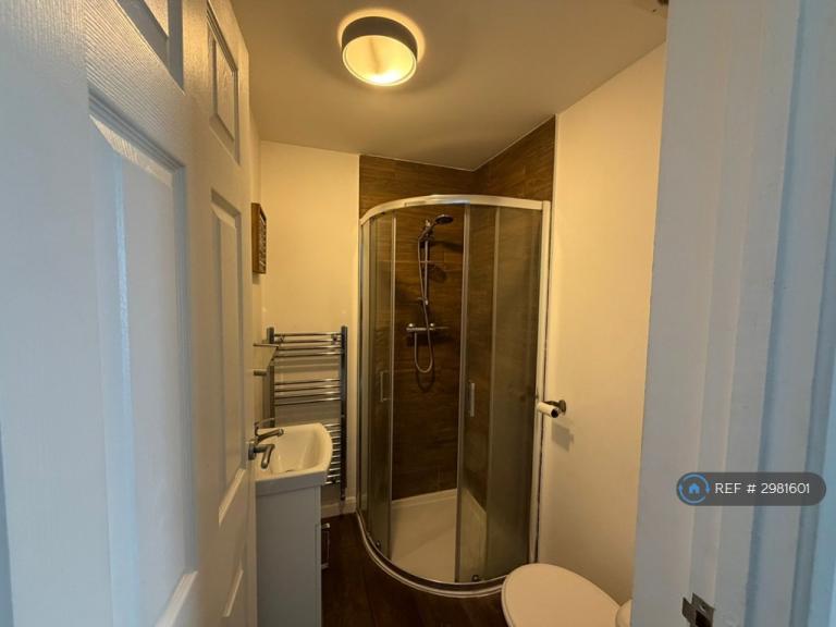 Room Saint Chads Road in Derby