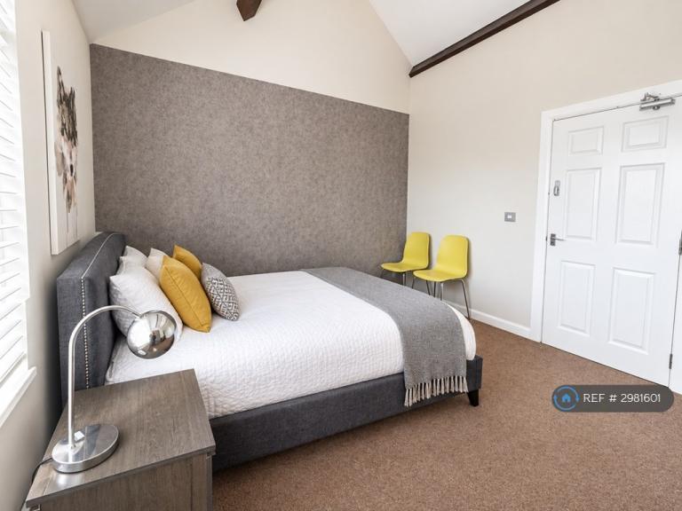 Room Saint Chads Road in Derby