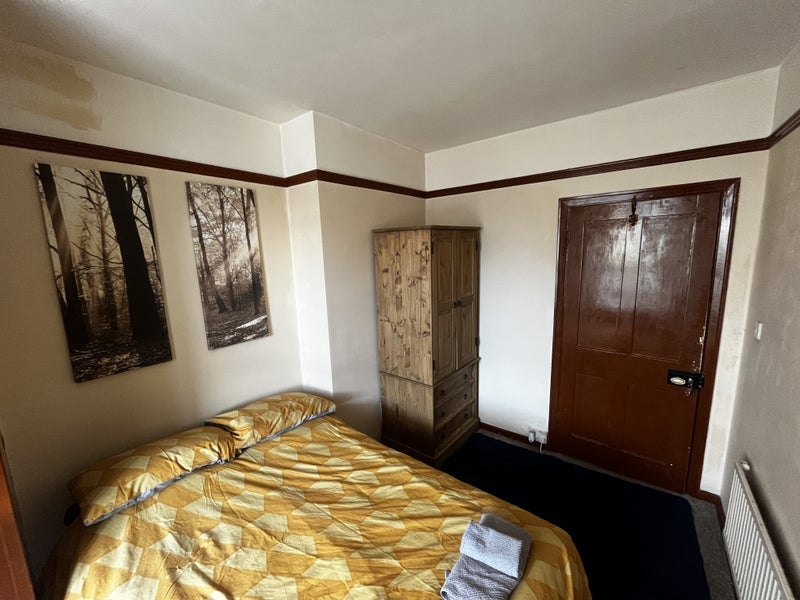 Room McAuley Close in Greater London