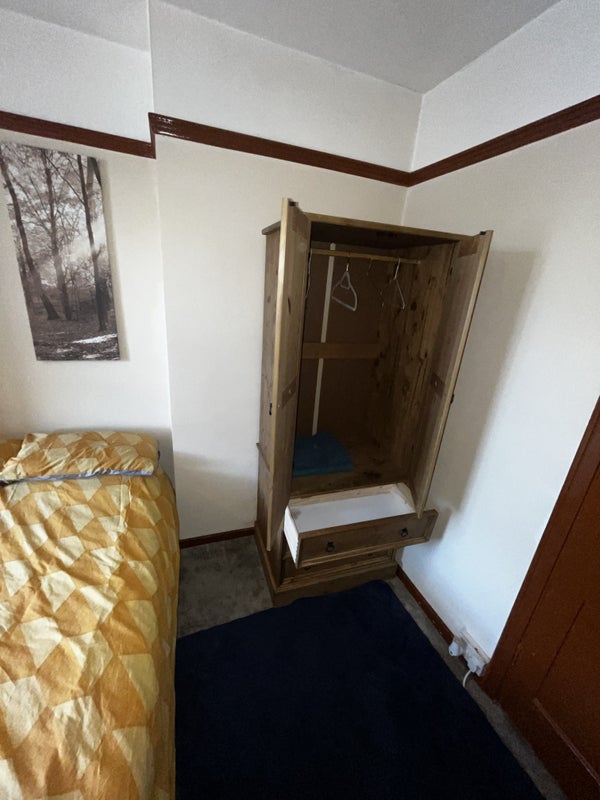 Room McAuley Close in Greater London