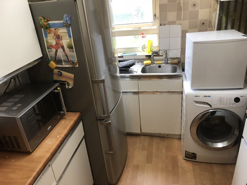 Room McAuley Close in Greater London
