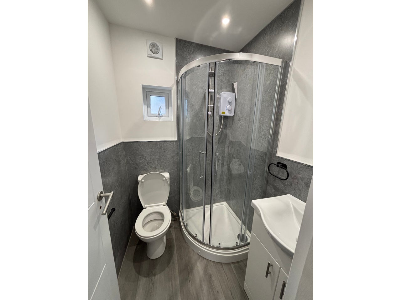 Flat Widmore Road in Greater London