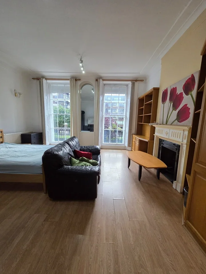 Flat Sussex Gardens in City of Westminster