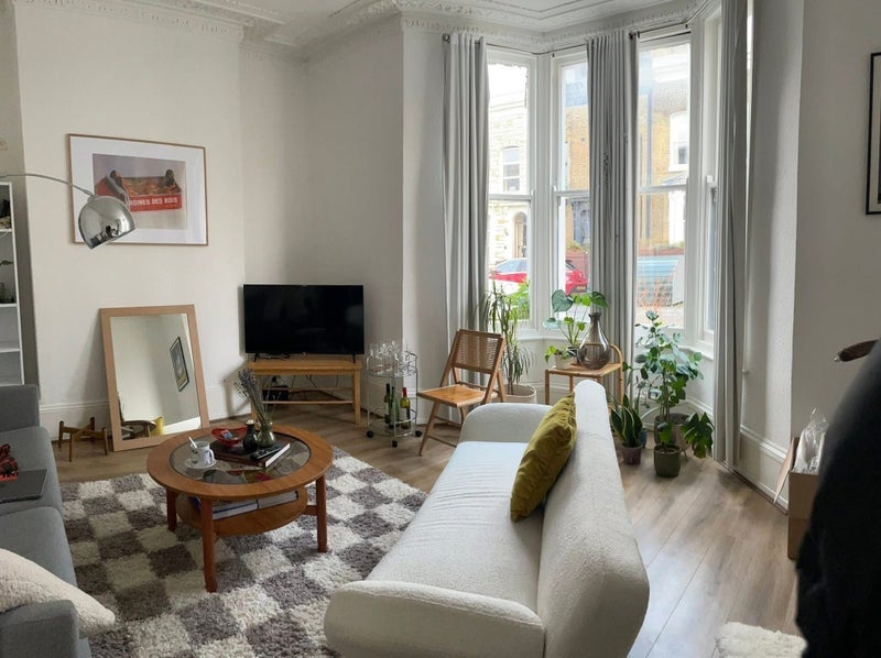 Room Elderfield Road in Greater London
