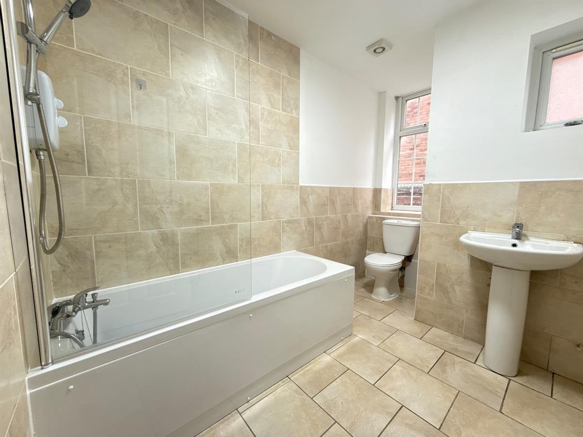 Flat Bescot Road in Darlaston