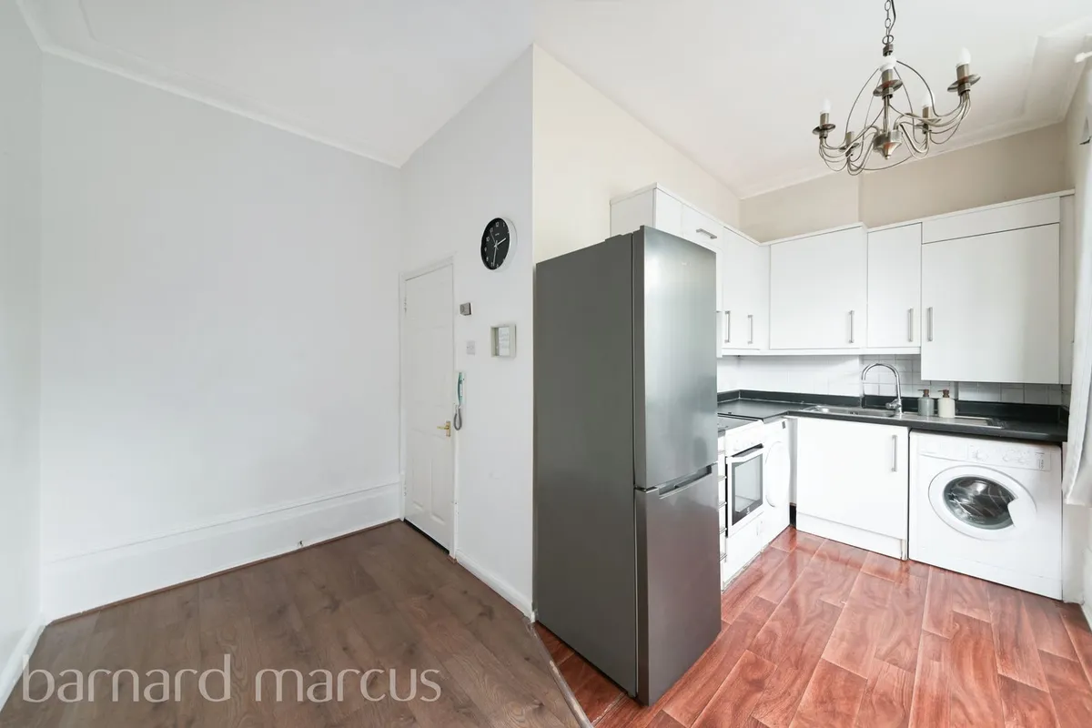 Flat Park Lane in Greater London
