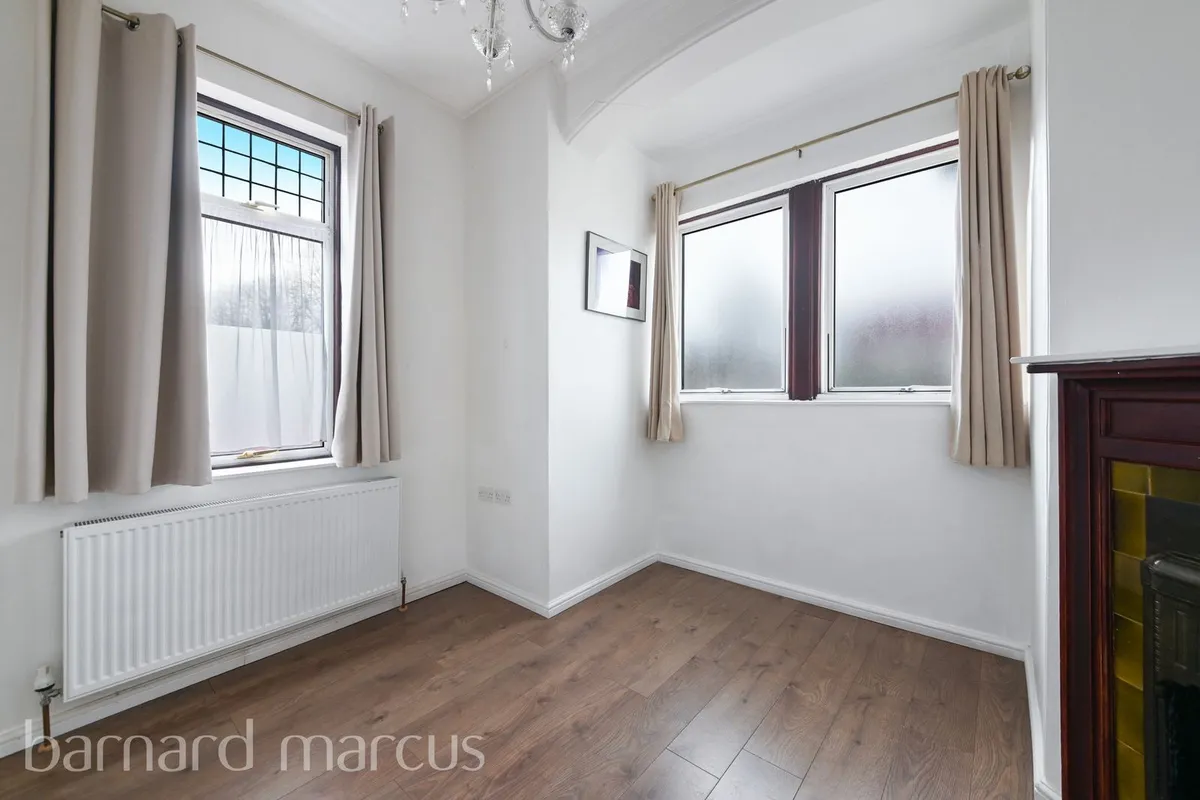 Flat Park Lane in Greater London