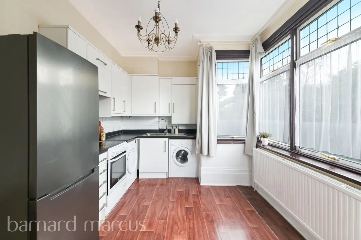 Flat Park Lane in Greater London